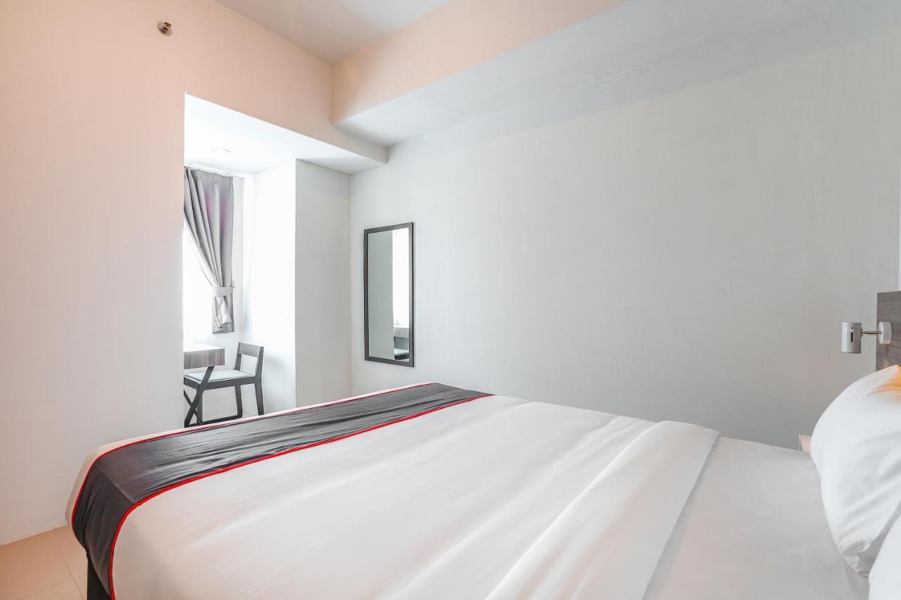 Super Oyo Collection O 16 Vittoria Residence Jakarta Extérieur photo
