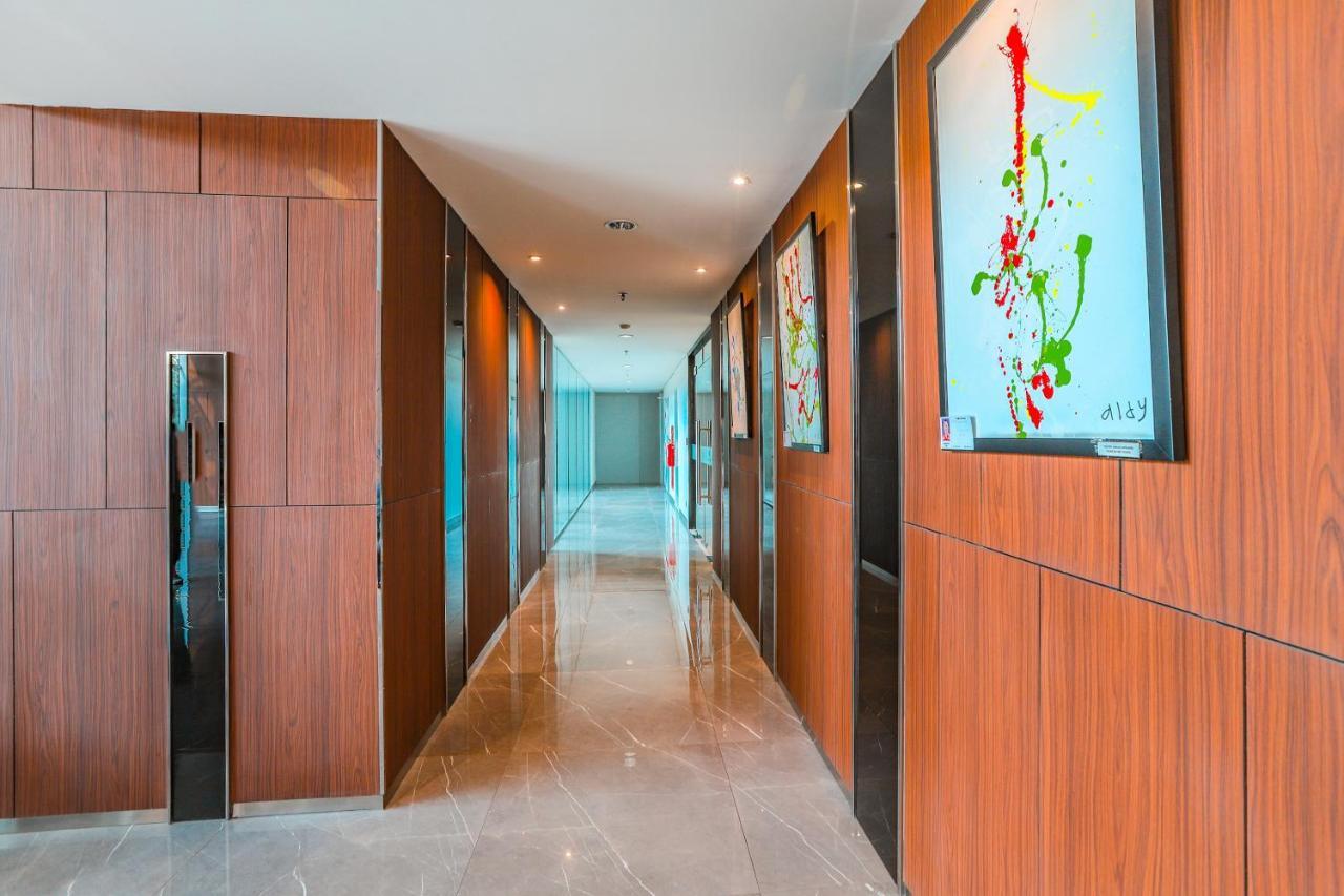 Super Oyo Collection O 16 Vittoria Residence Jakarta Extérieur photo