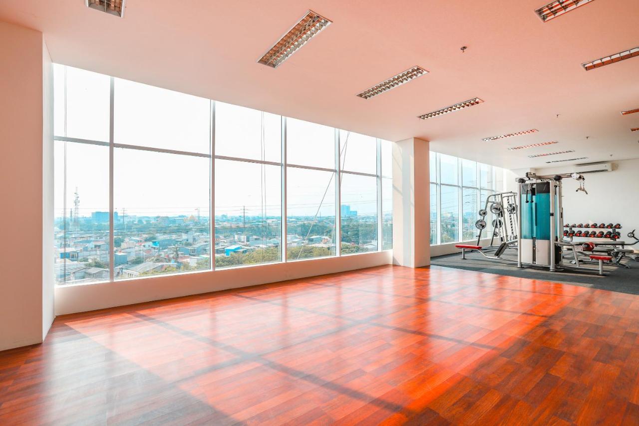 Super Oyo Collection O 16 Vittoria Residence Jakarta Extérieur photo