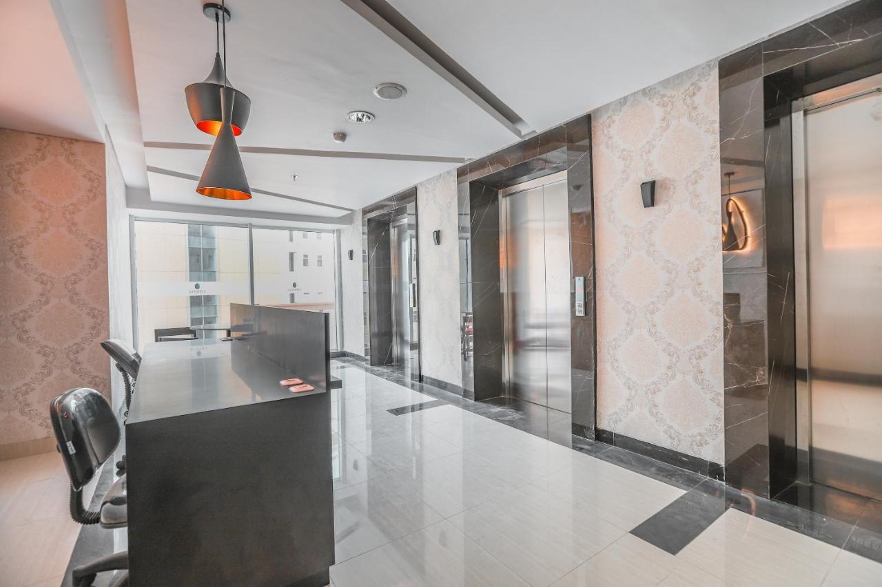 Super Oyo Collection O 16 Vittoria Residence Jakarta Extérieur photo